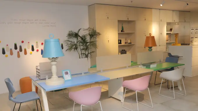 Furniture untuk interior kantor modern dan kekinian