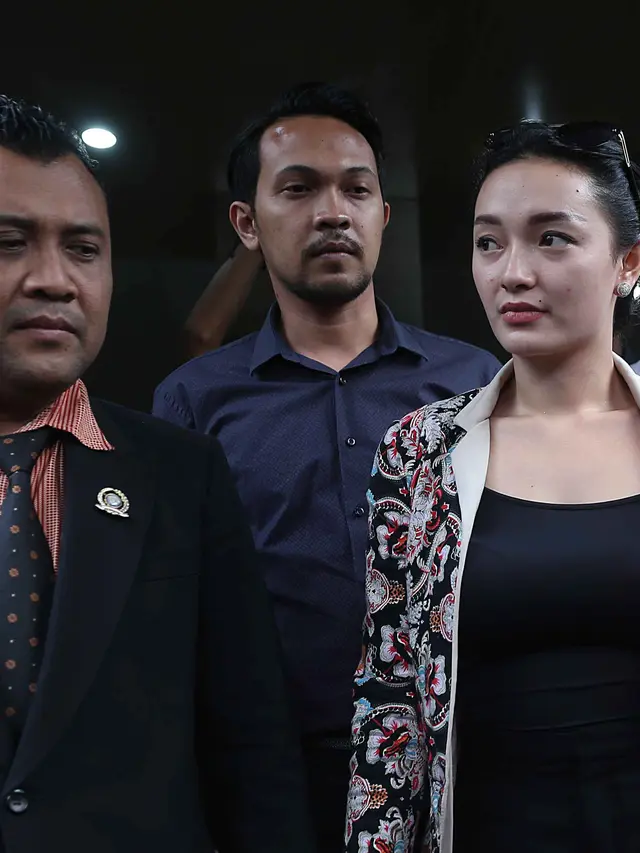 [Bintang] Eddy Law saat mendampingi Zaskia Gotik