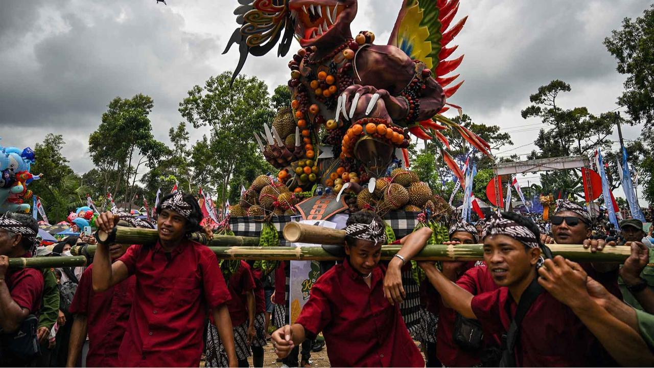 FOTO: Wow! Ribuan Durian Dibagikan Gratis saat Kenduri Durian