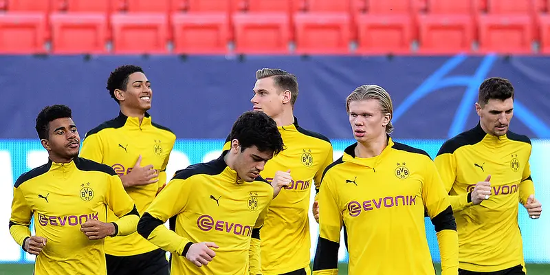 Jelang Hadapi Sevilla, Para Pemain Dortmund Jajal Rumput Stadion