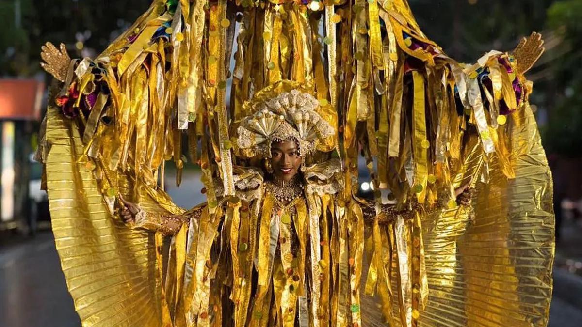 8 Kostum Nasional yang Menarik Perhatian di Panggung Miss Universe 2022 ...