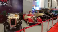 PPMKI Unjuk Gigi di IIMS 2023, dengan Barisan Mobil Klasik (Jordy/Liputan6.com)