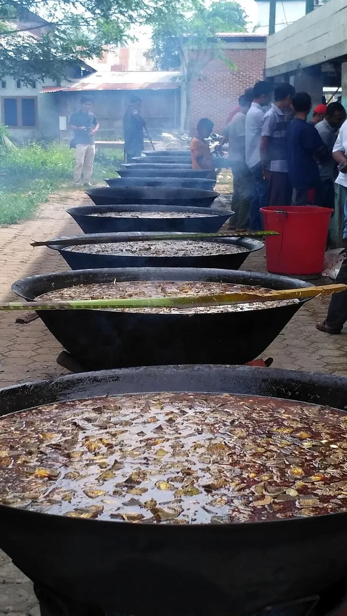 Kaum lelaki bertanggung jawab seluruhnya.