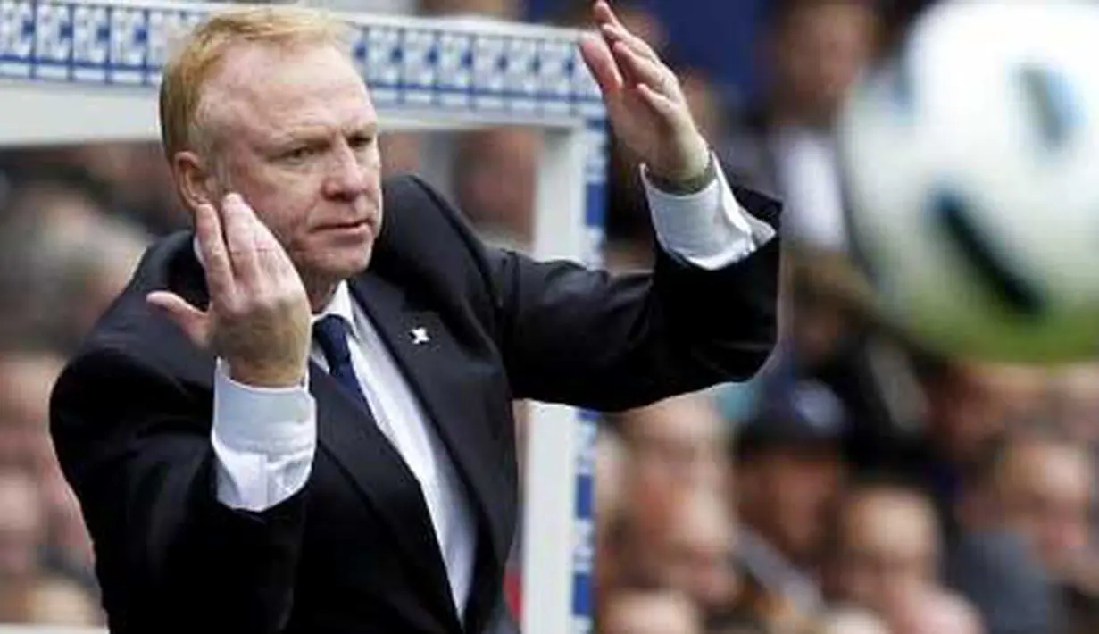 Ekspresi manajer Birmingham City Alex McLeish di laga lanjutan Liga Premier melawan Fulham di St Andrews Stadium, 15 Mei 2011. AFP PHOTO / IAN KINGTON