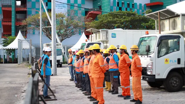PLN mengerahkan lebih dari 1.000 personil untuk mengamankan kelistrikan pada Pembukaan FIFA World Cup U-17 di Stadion Gelora Bung Tomo (GBT), Surabaya pada Jumat (10/11/2023). (Dok PLN)