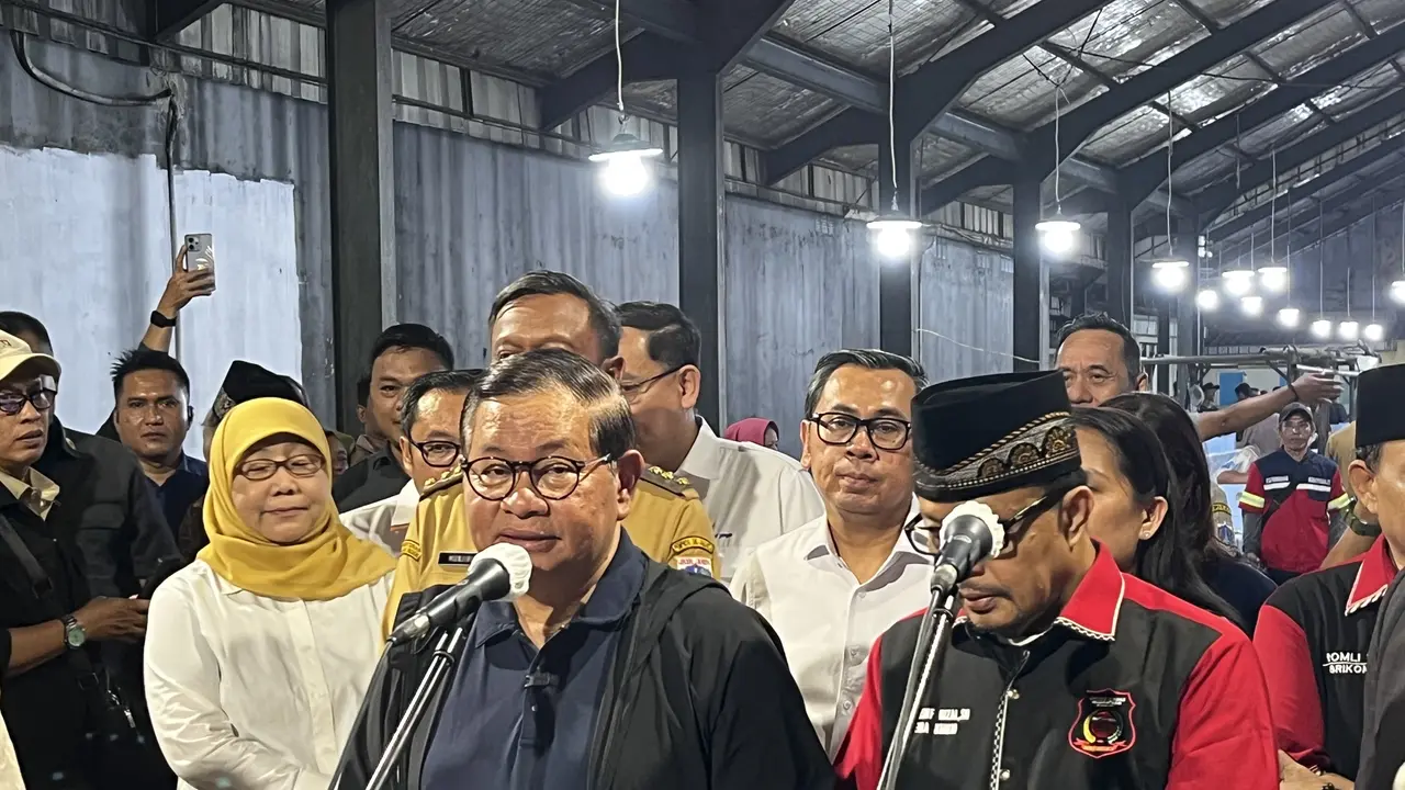 Pramono Relokasi Ratusan Pedagang Pasar Kramat Jati Usai 56 Tahun Upaya Penertiban