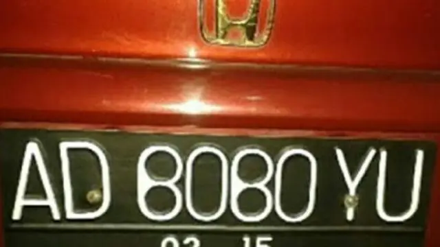 7 Potret Pelat Nomor Kendaraan Nyeleneh, Bikin Senyum Saat Bacanya