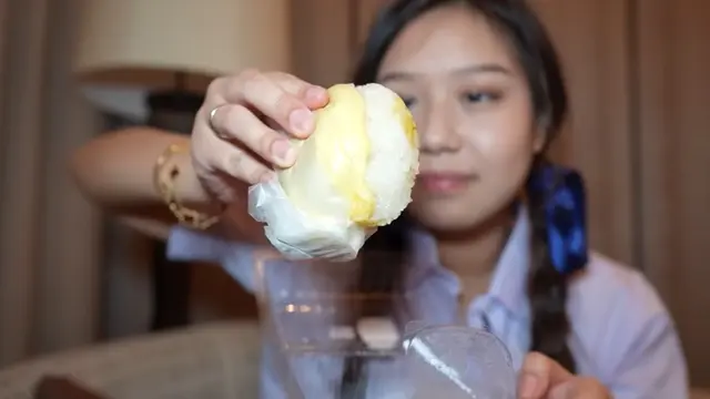 Durian Sticky Rice Jadi Jajanan Favorit Sisca Kohl