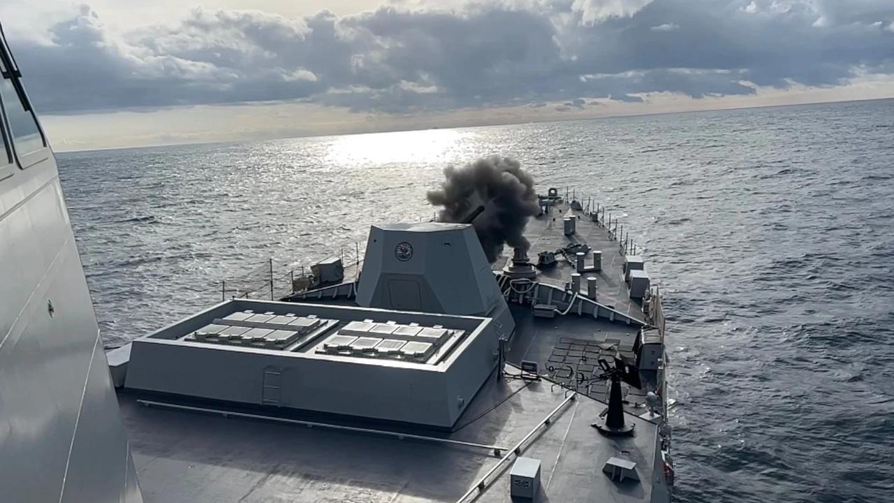 Dentuman Meriam 127 mm dari Italia, KRI Prabu Siliwangi Tunjukkan Taring Tempur TNI AL