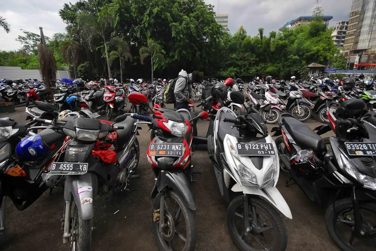 Parkiran Motor 