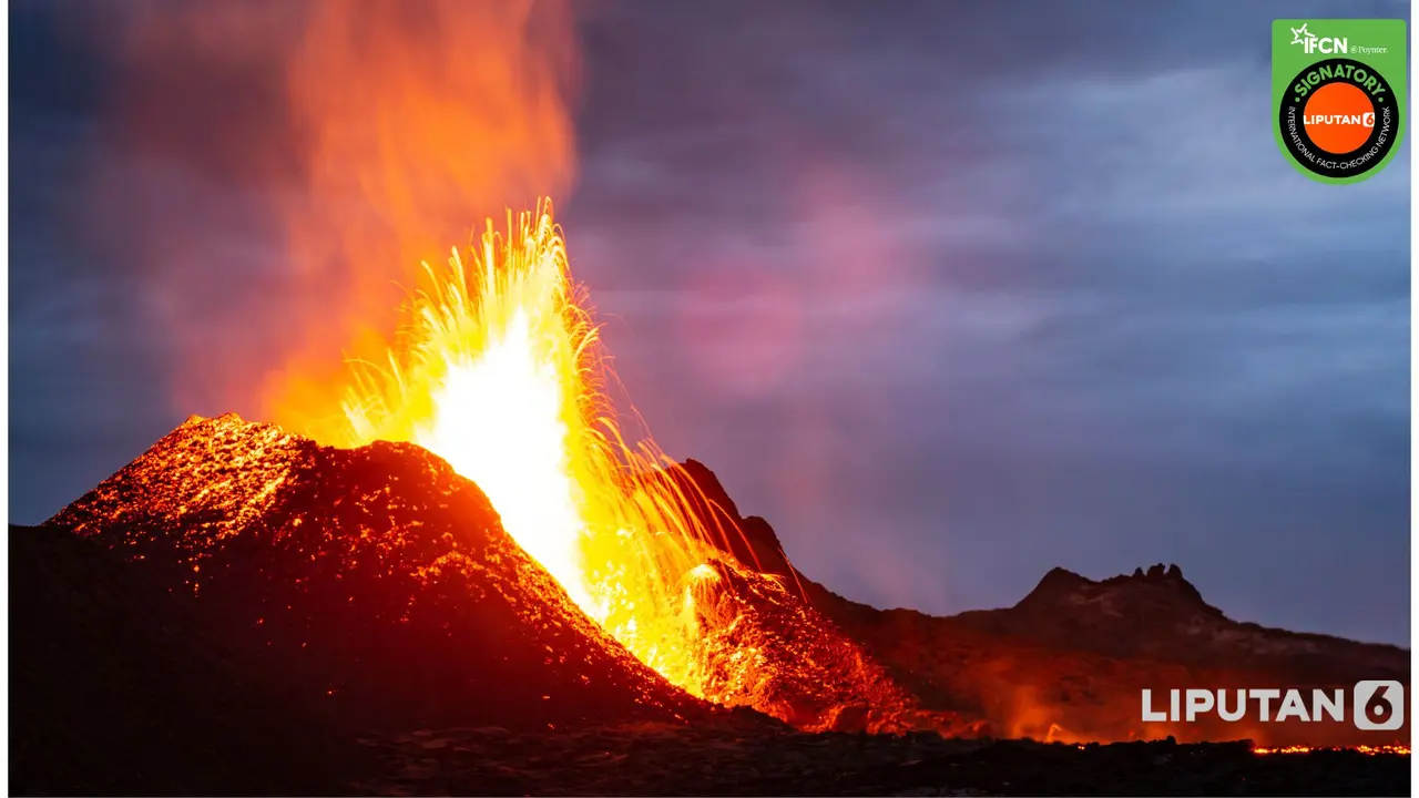 Ilustrasi Gunung Api Erupsi
