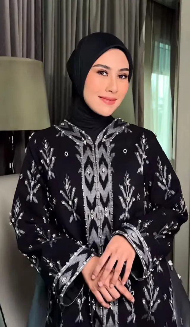Syahnaz Sadiqah berbagi pengalaman berhijab usai menunaikan haji, akui sayang kalau dilepas