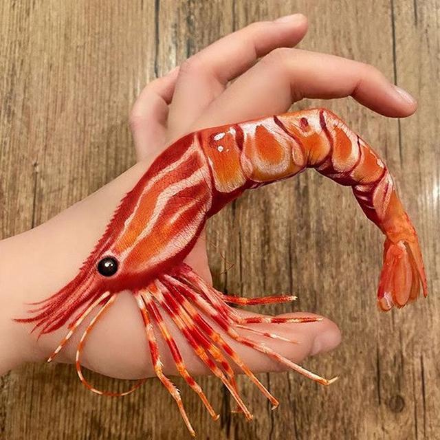 Ilusi optik di kaki dari makeup