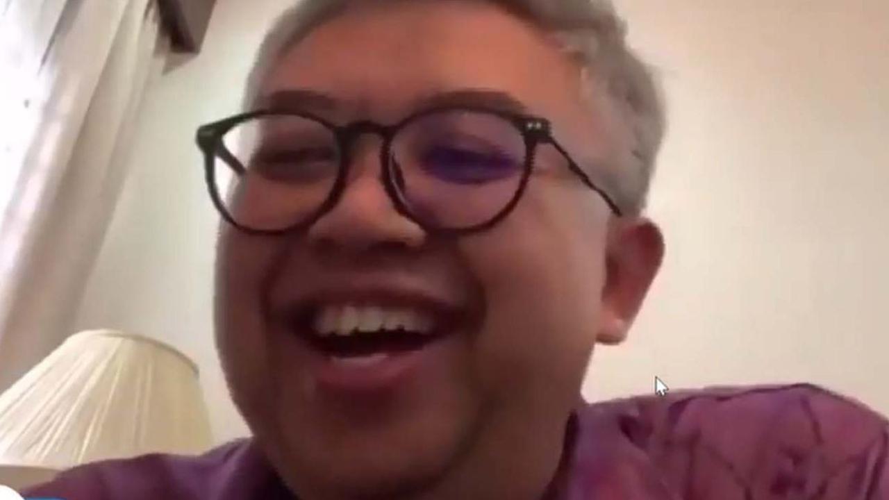 "Rupiah adalah kedaulatan bangsa Indonesia yang menggambarkan kebanggaan kita terhadap uang rupiah.<br>Cintailah rupiah, Bangga dengan rupiah, pahami Rupiah," pungkas Erwin.