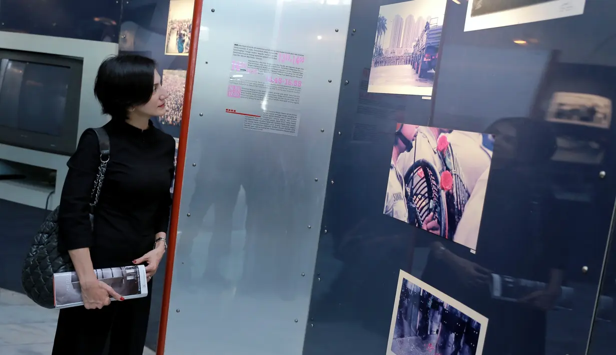 Perempuan kelahiran Jakarta 38 tahun silam ini juga aktif terkait isu-isu nasional. Bahkan ia menjadi bagian dalam demontrasi besar-besaran hingga membuat Soeharto lengser setelah 32 tahu berkuasa. (Adrian Putra/Bintang.com)