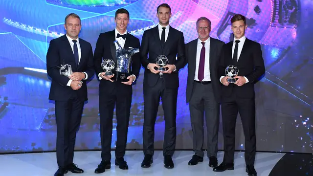 Robert Lewandowski Sabet Penghargaan Pemain Terbaik UEFA