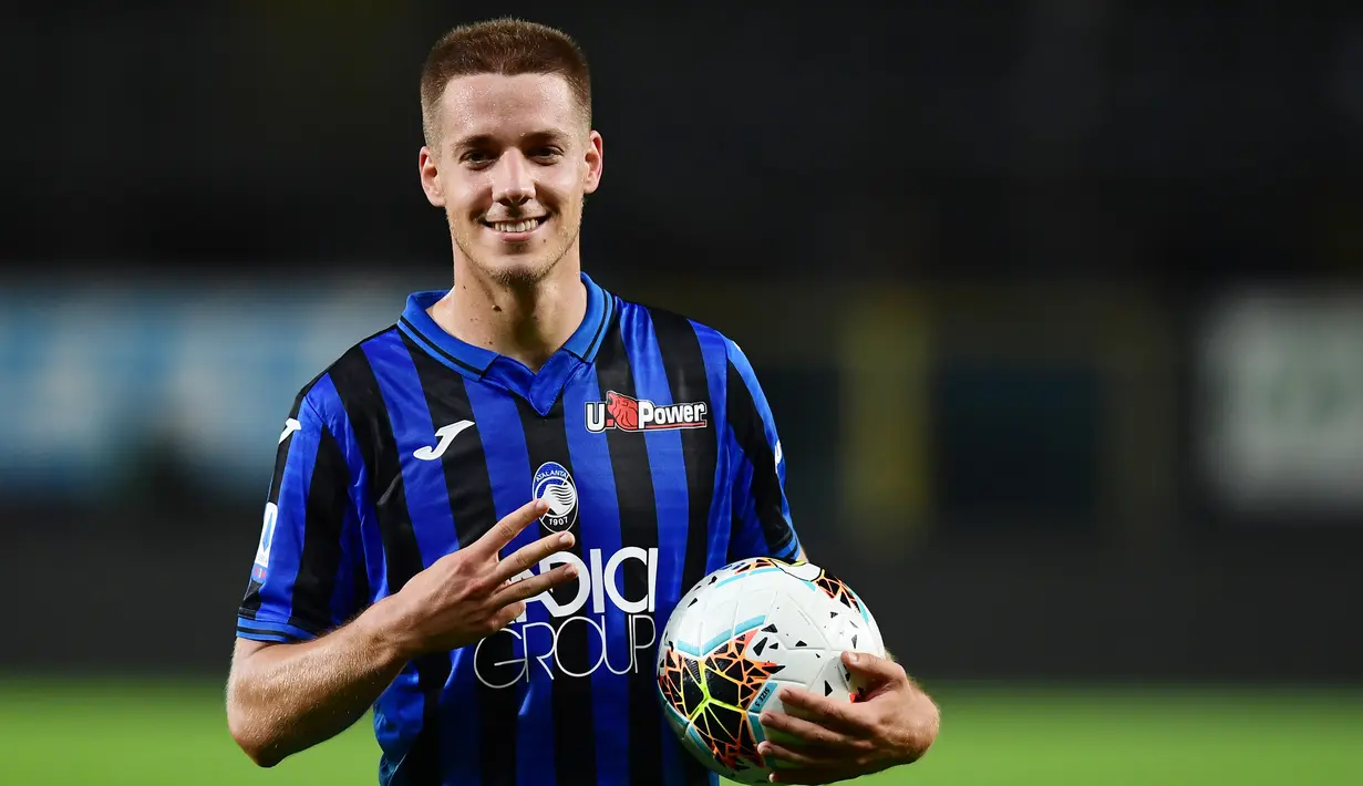 4. Mario Pasalic - Pemain buangan Chelsea ini menjelma menjadi salah satu pilar penting dalam perjalanan gemilang Atalanta musim ini. Teranyar, ia memborong tiga gol ke gawang Brescia yang membuatnya telah mencatat sembilan gol di Serie A. (AFP/Miguel Medina)