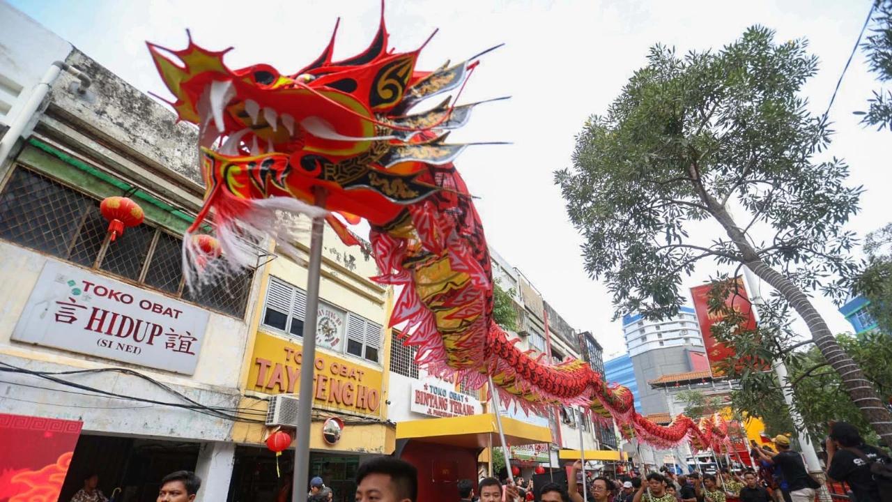 FOTO: Kemeriahan Cap Go Meh Jakarta Warnai Ibu Kota