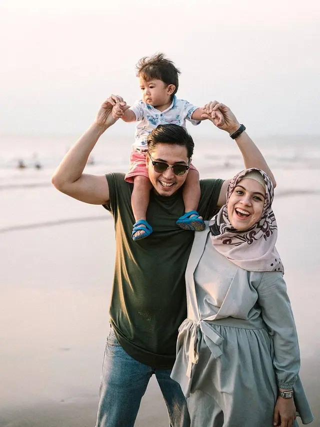 [Bintang] Nycta Gina dan Rizky Kinos