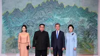 Kim Jong-un dan Ri Sol-ju (Foto: AFP)