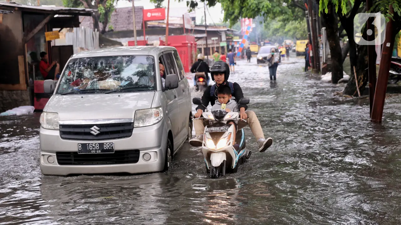 Hujan Deras, Jalur Alternatif Penghubung Jakarta-Tangerang Terendam Banjir