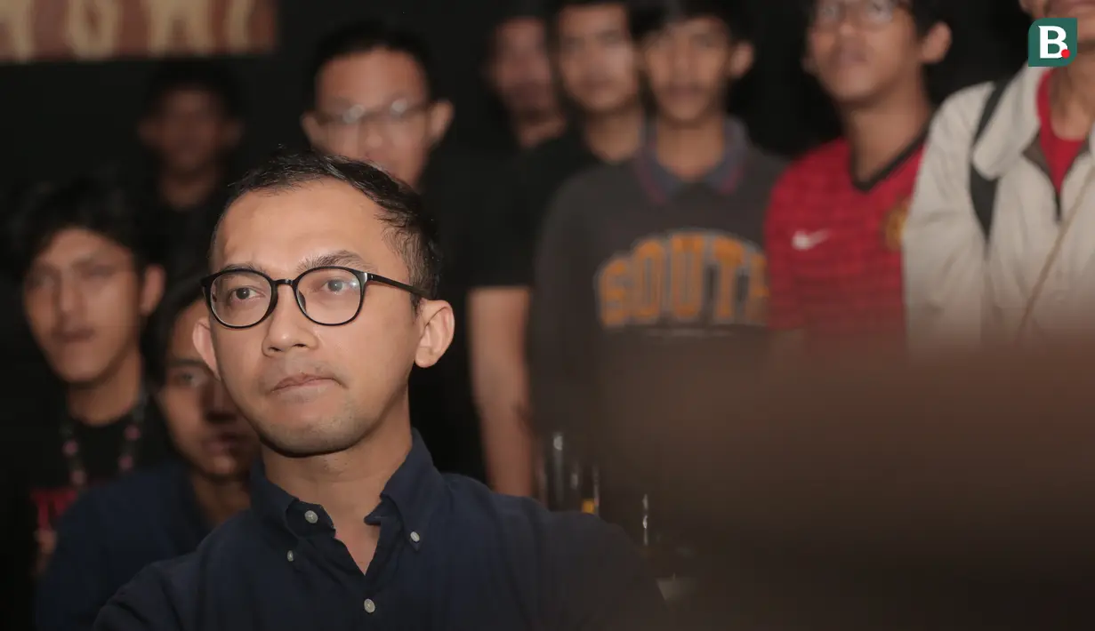 <p>Ekspresi kecewa sejumlah fans MU yang tergabung dalam United Army Indonesia saat Roaring Night Liga Inggris antara Manchester City melawan Manchester United di Fomo Bar, Melawai, Jakarta, Minggu (03/03/2024) malam WIB. (Bola.com/Pradipta Rama Baskara)</p>