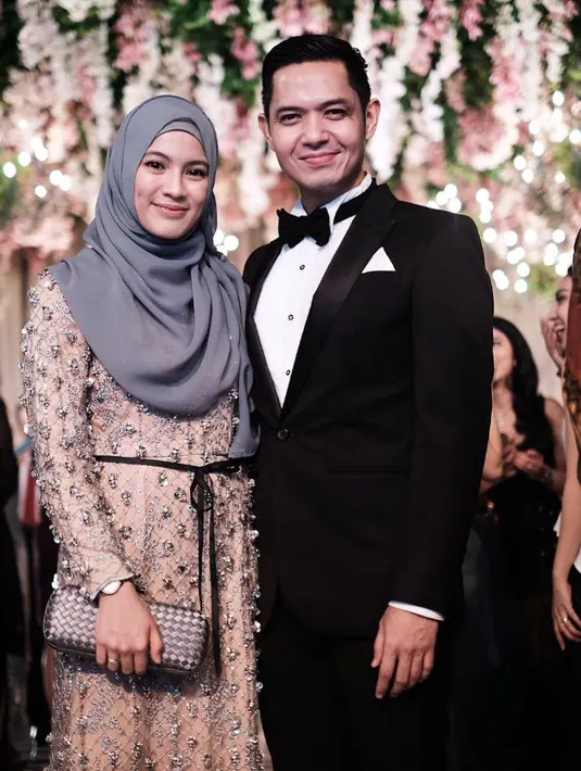 Bukan tanpa alasan Dude dan Icha tak mengajak buah hatinya berpuasa di bulan Ramadan. Namun diakui Dude bahwa usia sang anak kini masih terlalu kecil untuk ikut menjalankan ibadah puasa. (Instagram/dude2harlino)