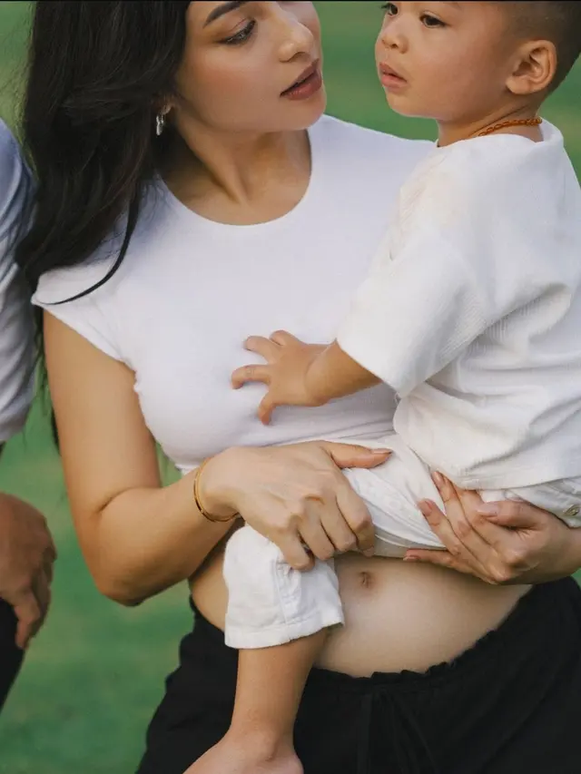 Nikita Willy Hamil Anak Kedua