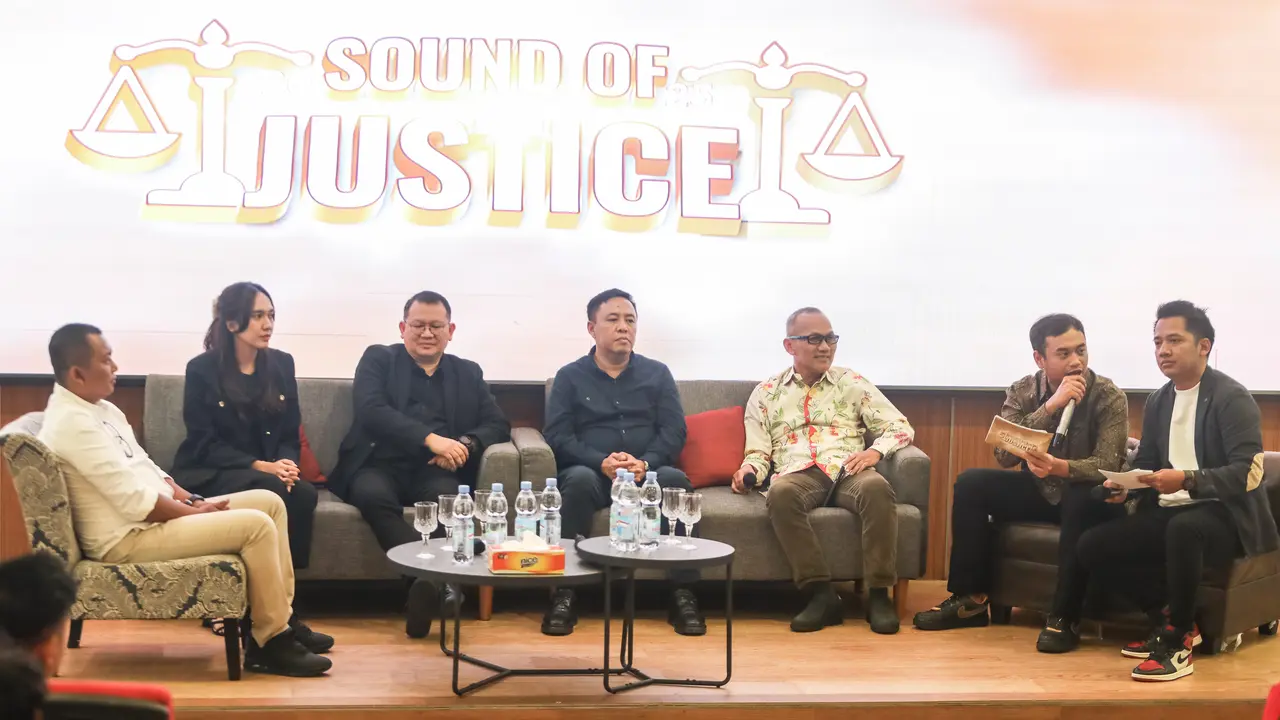 Direktur Teknologi Informasi dan Produksi Intelijen Kejaksaan Agung (Kejagung) Herry Hermanus Horo dalam acara Talkshow Sound of Justice dengan tema "Hukum Rasa Manusia; Bikin Aman, Bukan Bikin Takut" di Auditorium Tommy Koh-Mochtar Kusumaatmadja, Fakulta