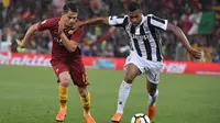 Winger AS Roma, Cengiz Under, saat menghadapi Juventus pada laga lanjutan Serie A musim lalu di Stadio Olimpico, Roma, 13 Mei 2018. (AFP/Tiziana Fabi)