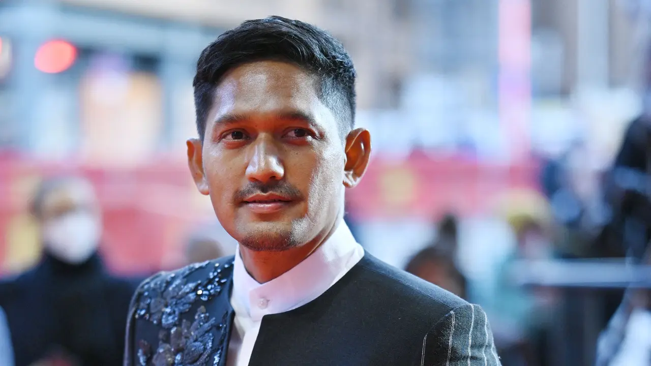 Adu Gaya 3 Artis Indonesia di Karpet Merah Berlinale 2022, dari Laura Basuki hingga Happy Salma
