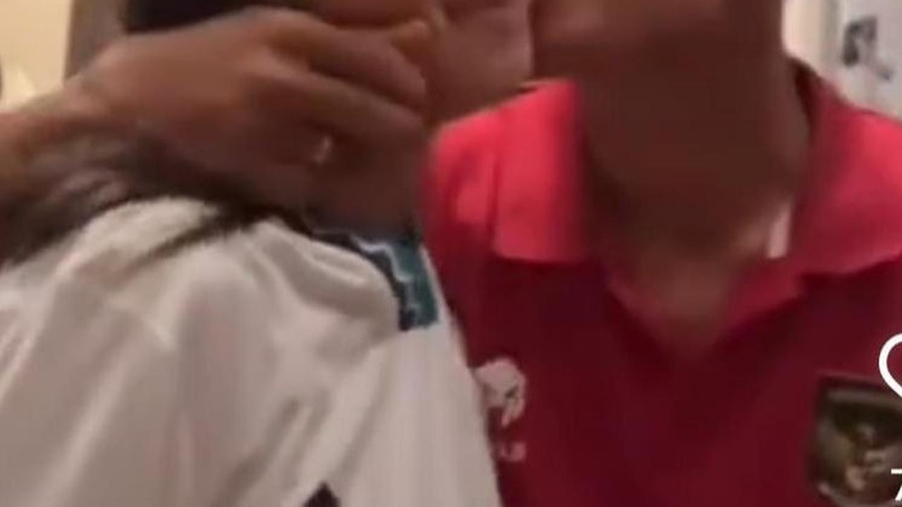 Potret Azizah Salsha Salting Dipeluk & Dicium Pratama Arhan di Depan Umum, Senyum Malu Bikin Gemas