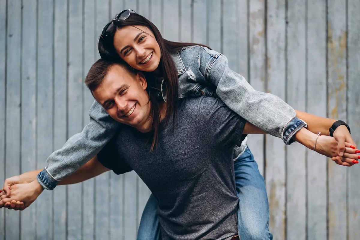 pasangan cinta