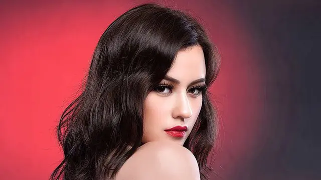 [Bintang] Selain Vanesha Prescilla, 5 Seleb Ini Pernah Menghiasi Hati Adipati Dolken, Mana yang Paling Cantik?