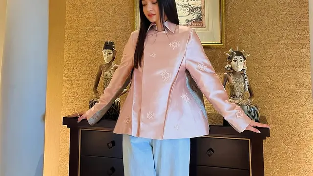 5 Ide Outfit Smart Casual Raline Shah dalam Berbagai Momen, Stylish Tak Perlu Ribet (credit: instagram/ralineshah)