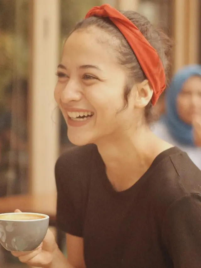 [Bintang] Selain Vanesha Prescilla, 5 Seleb Ini Pernah Menghiasi Hati Adipati Dolken, Mana yang Paling Cantik?