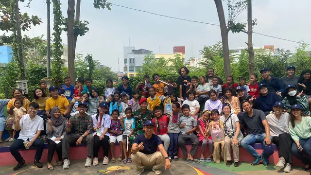 Kegiatan penguatan literasi pada ekosistem pendidikan anak dan pemanfaatan ruang publik melalui program Gerakan Literasi Masyarakat (GELIAT) dilaksanakan di Ruang Publik Terpadu Ramah Anak (RPTRA) Penjaringan Indah, Jakarta Utara.