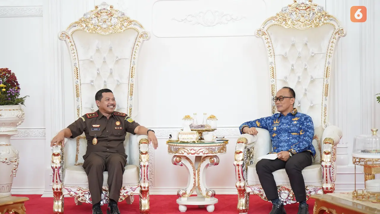 Kajati Sulsel Agus Salim menyambangi penjabat Gubernur Sulsel Prof Zudan membahas percepatan investasi di Sulsel.