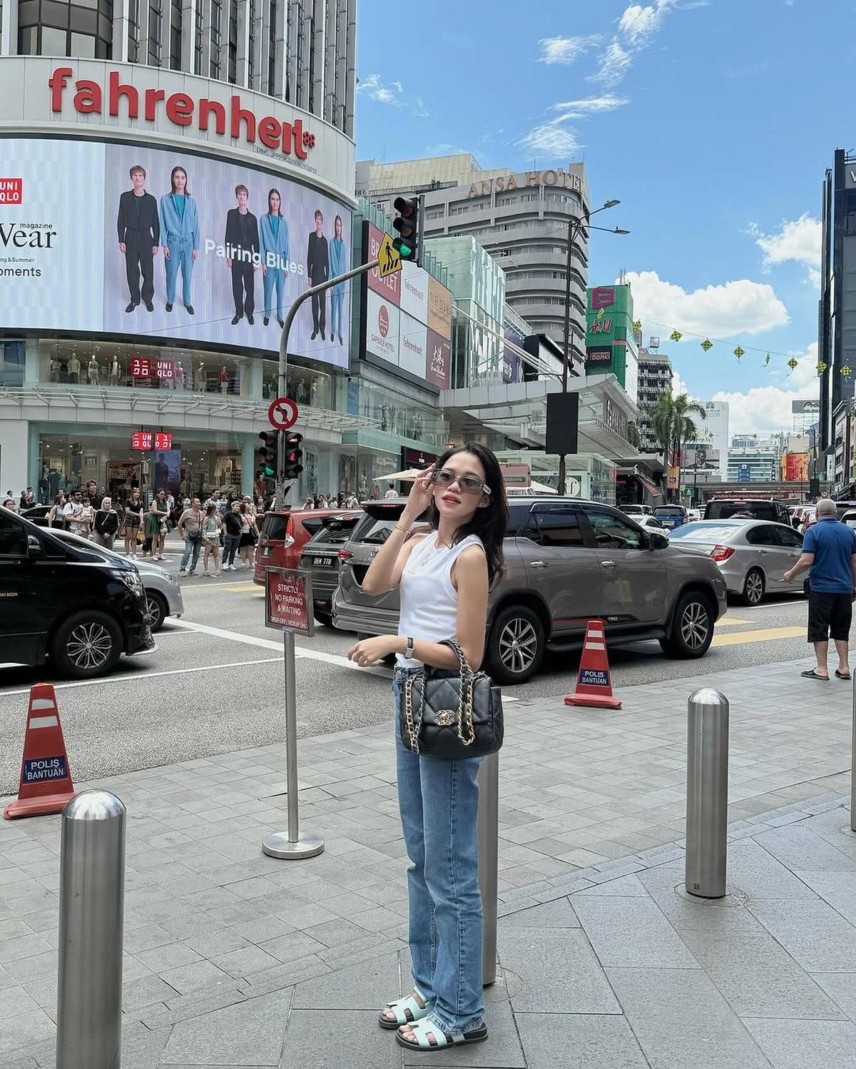 Disebut Makin Memesona, Ini Potret Penampilan Ummi Quary di Berbagai Momen dengan Berbagai Gaya Outfit