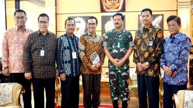 Panglima TNI menerima audiensi Kepala BKKBN Hasto Wardoyo di Markas Besar TNI, Cilangkap, Jakarta Timur pada Rabu (15/1/2020). (Dok Badan Kependudukan dan Keluarga Berencana Nasional/BKKBN)