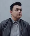 Muhammad  Tulus lahir di Sumatera Barat, Indonesia, 20 Agustus 1987 merupakan penyanyi sekaligus penulis lagu.  (viainstagram@tulusm/Bintang.com)