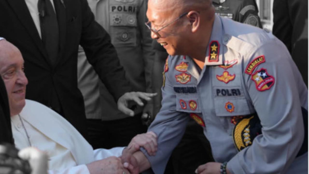 Jenderal Bintang 3 Polisi Pernah Salaman dan Dipegang Paus Fransiskus, ini Sosoknya