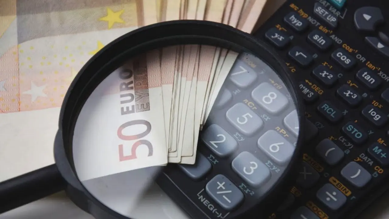 [Bintang] Tarot Hari Ini: It's All About Money, Money and Money!