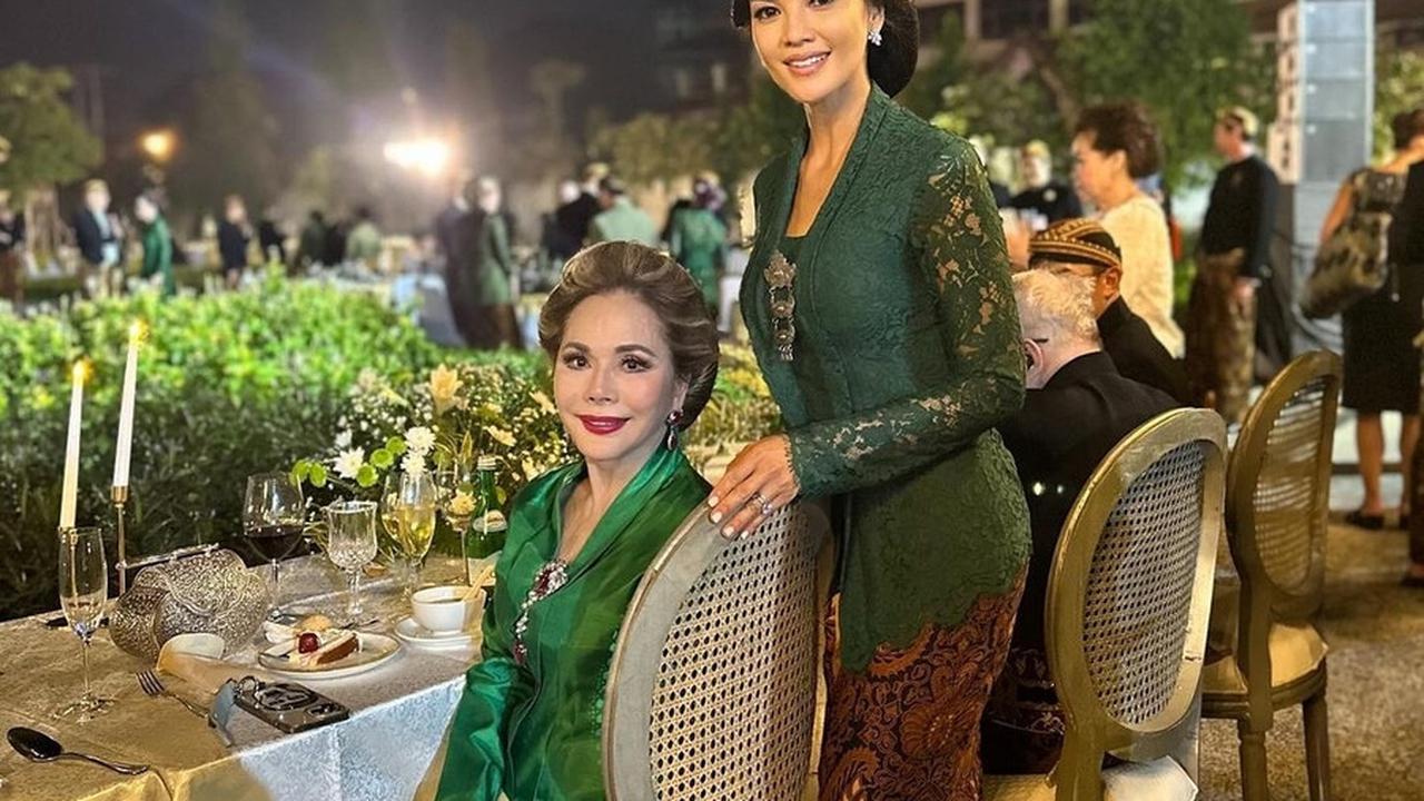 Di acara tersebut, Farah juga berjumpa dengan Ratna Sari Dewi, janda mendiang Presiden Soekarno.