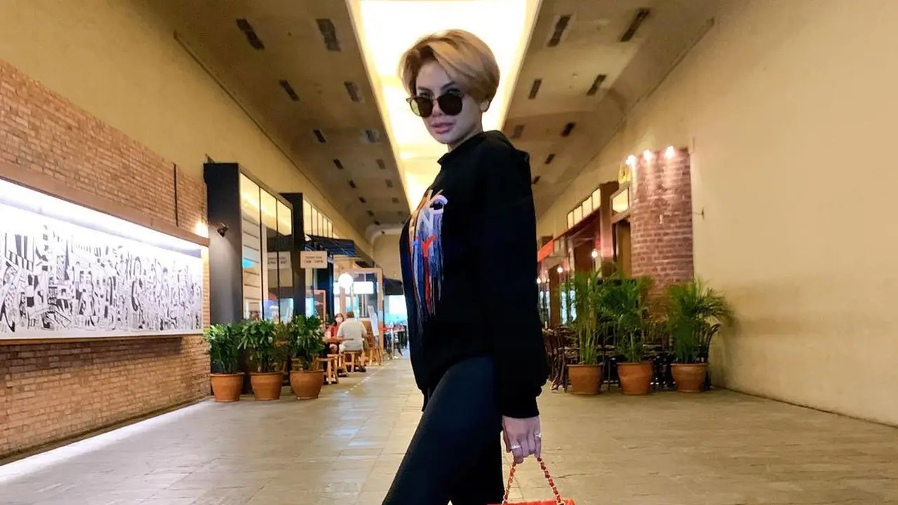 Nikita Mirzani.