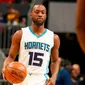 Kemba Walker berperan penting membantu Charlotte Hornets membekuk Miami Heat, Kamis (29/12/2016) waktu setempat. (Bola.com/Twitter/Hornets)