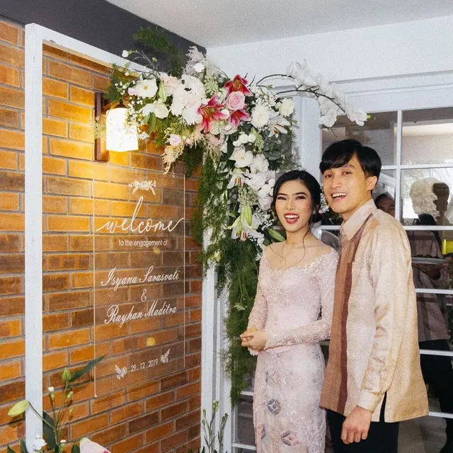 Kisah Asmara Jarang Diumbar, 6 Artis yang Tiba-Tiba Lamaran Ini Bikin Kaget