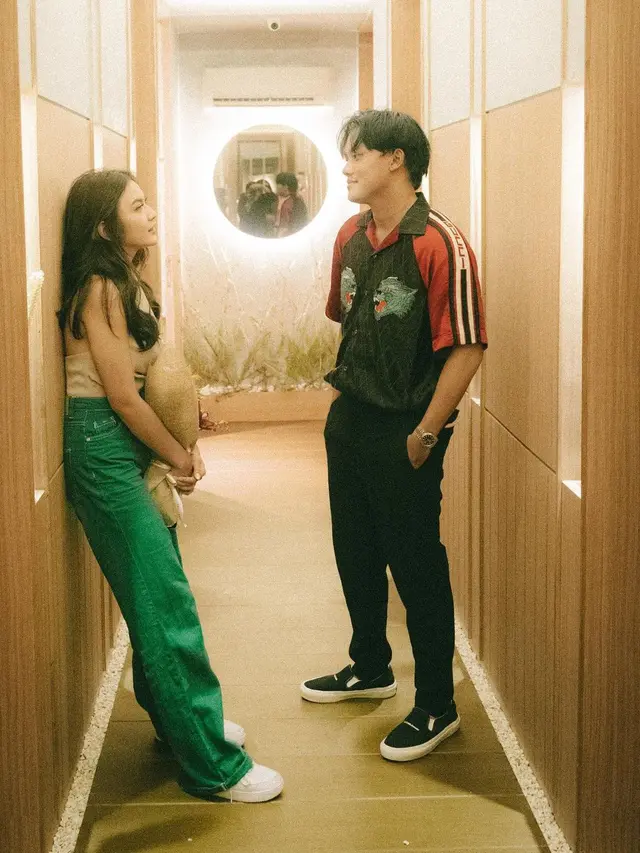 Rizky Febian resmi pacaran dengan Mahalini (https://www.instagram.com/p/CZrzqCSP3Fp/)
