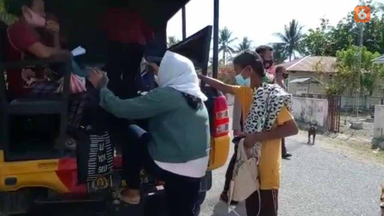 antar jemput lansia untuk vaksinasi oleh Polres Banggai