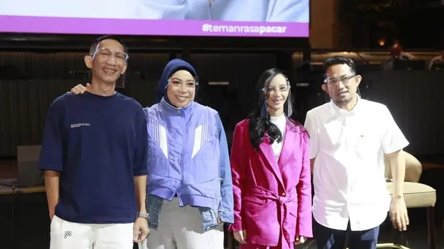 Dinda Ghania dan Melly Goeslaw